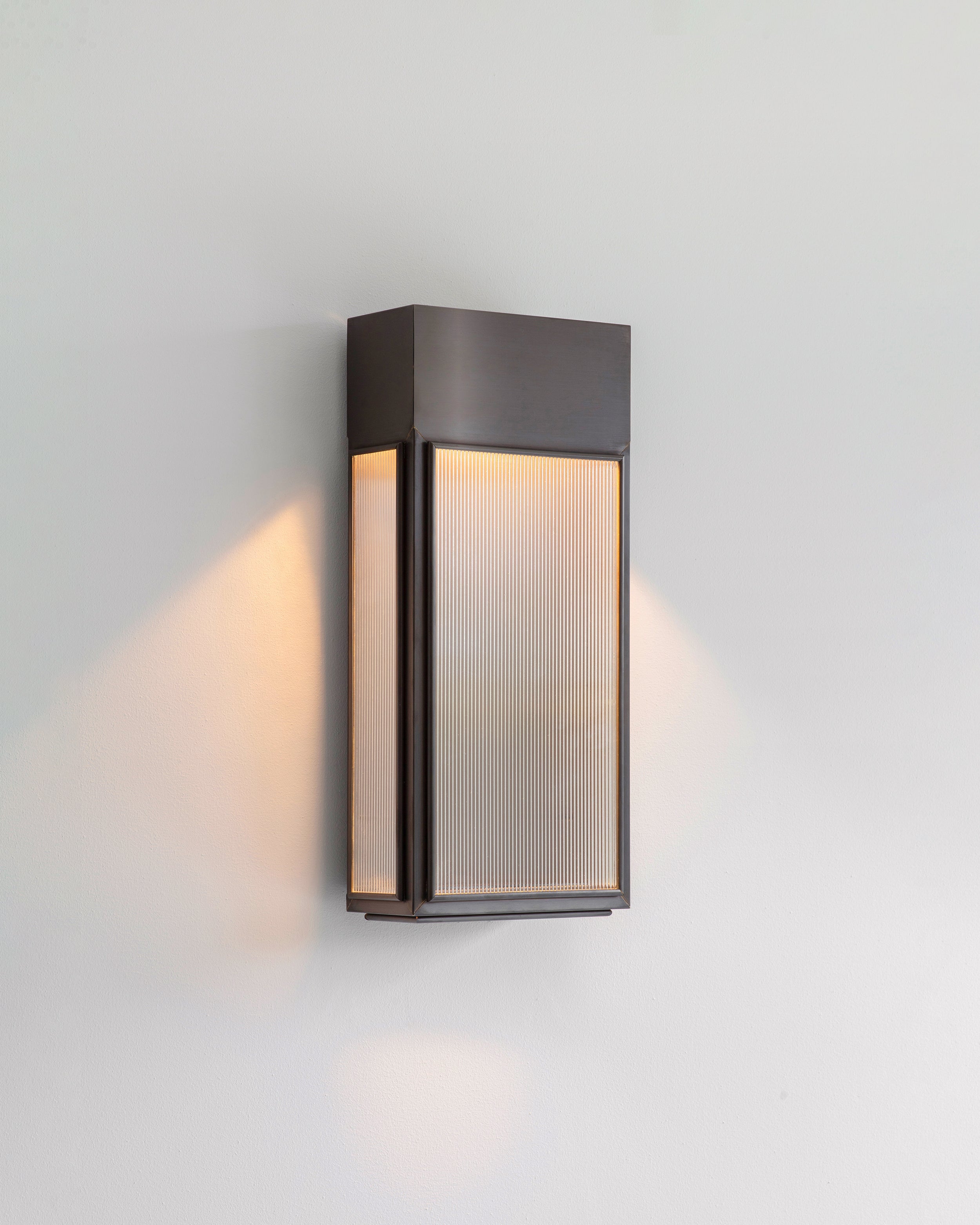 J. Adams & Co Willow Outdoor Wall Light